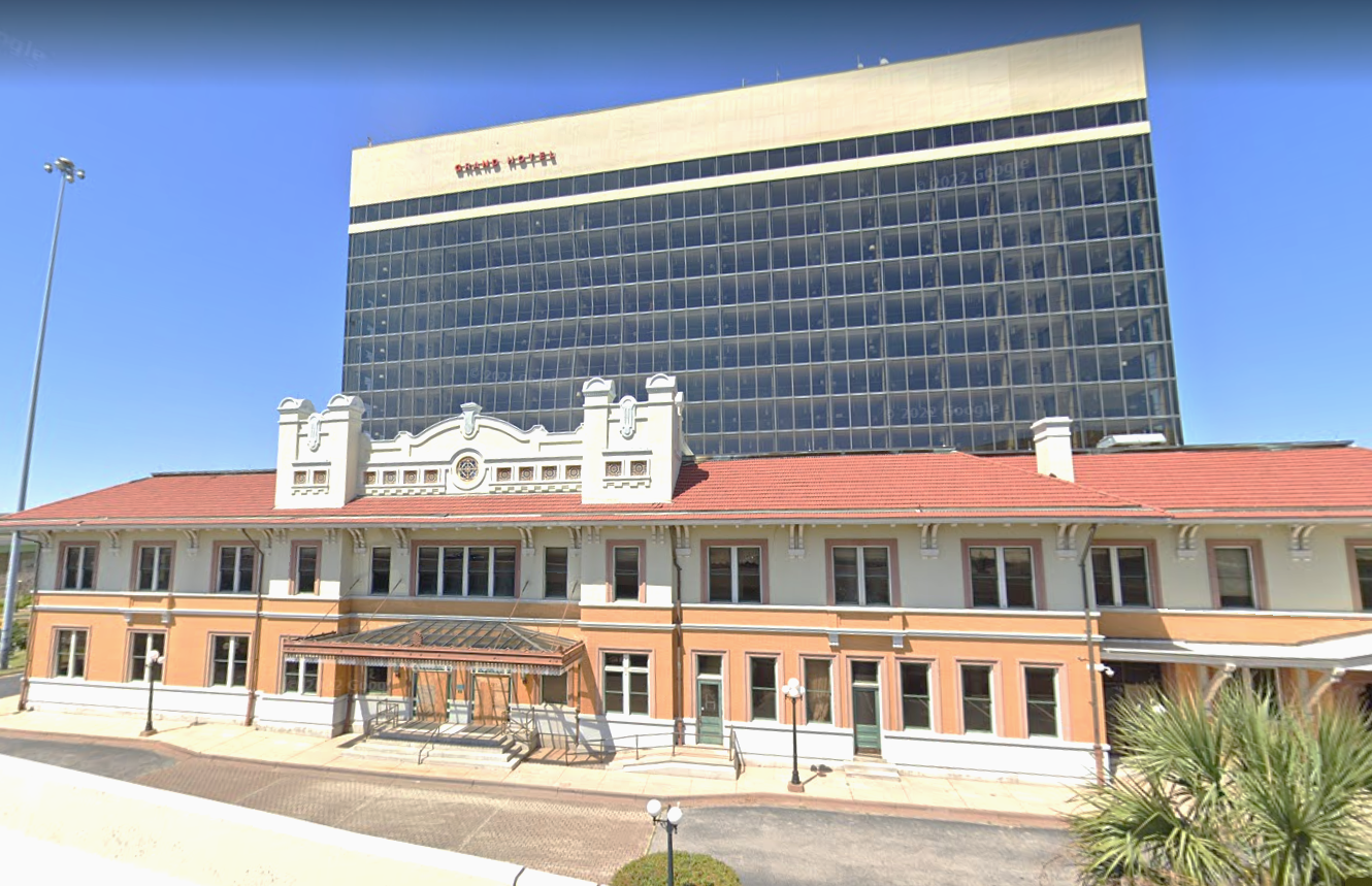 Отель Crowne Plaza Pensacola Grand Экстерьер фото