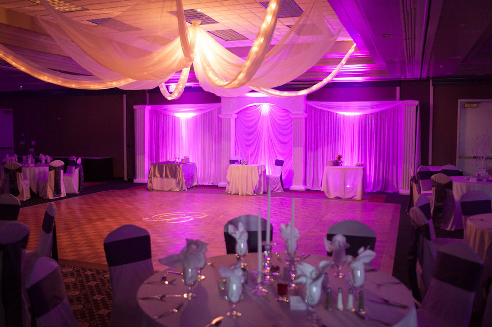 Отель Crowne Plaza Pensacola Grand Экстерьер фото